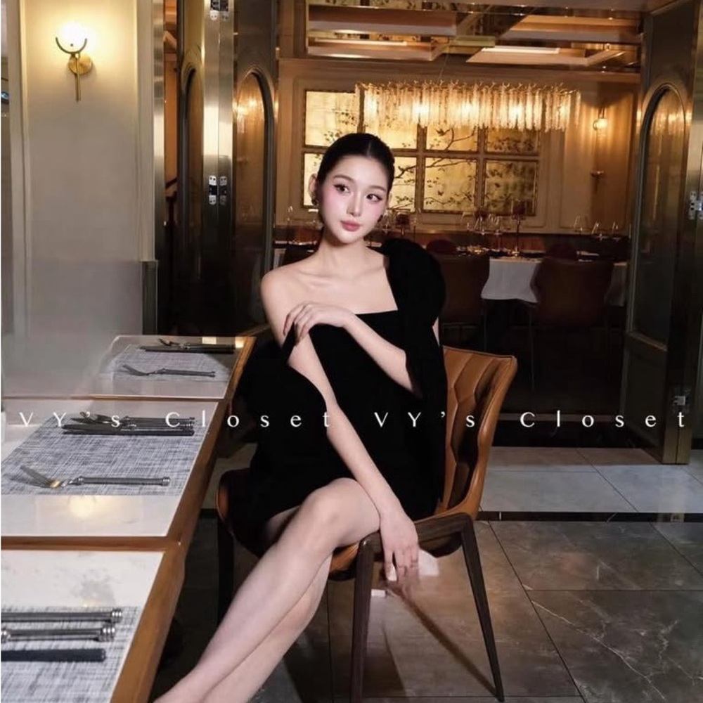 Elegant Black Dress